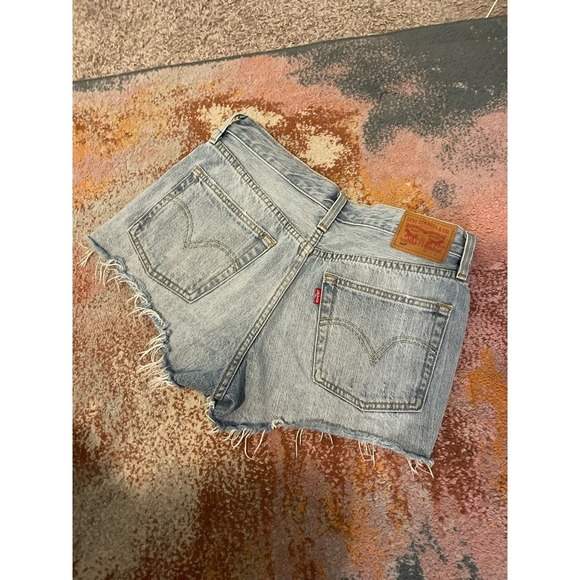 Levi's Women's 501 Original Shorts‎ Distressed Button Up, Fringe Size 27 - Picture 2 of 7